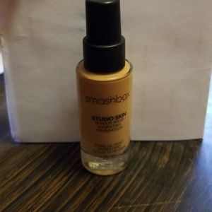 Smashbox Studio Skin 16 hour Foundation